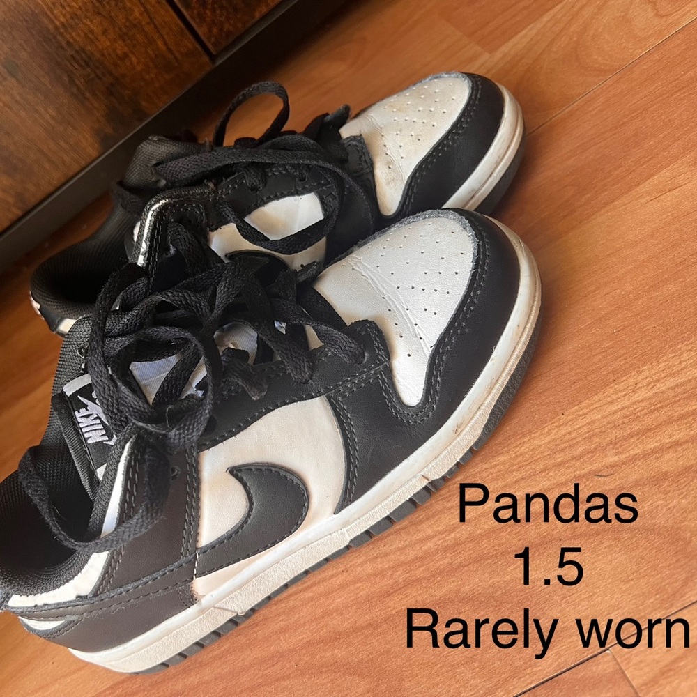 Nike Kids Black and White Sneakers